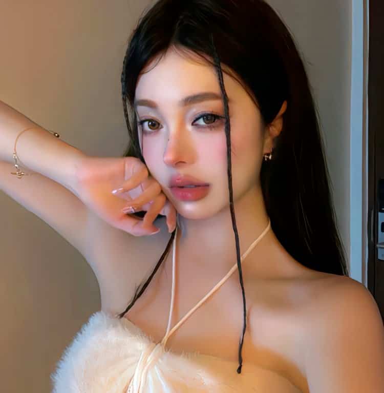 街拍女神:都市时尚的潮流前线